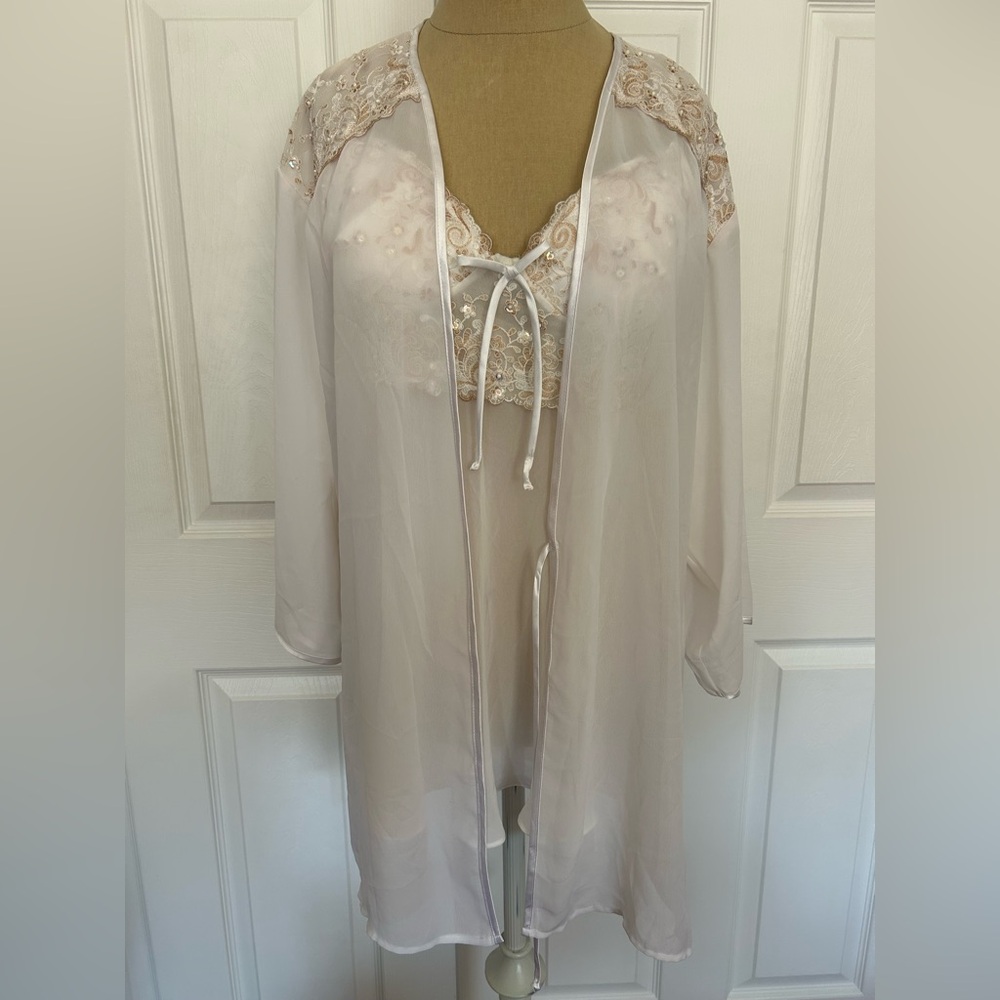 Seductive Wear Slip & Robe - Picture 6 of 16
